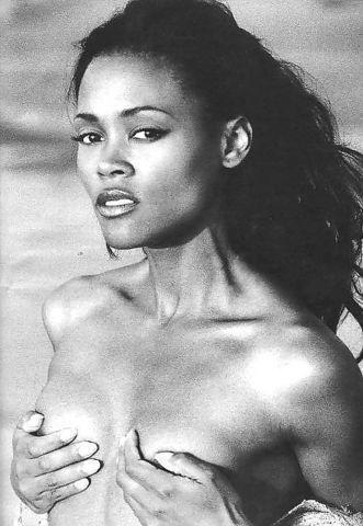 models Robin Givens 25 years undress photos beach