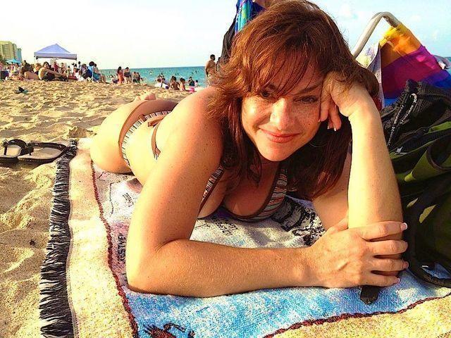 celebritie Rosana Franco 21 years sexual photo in public