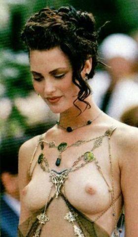 models Shalom Harlow teen bared image in public