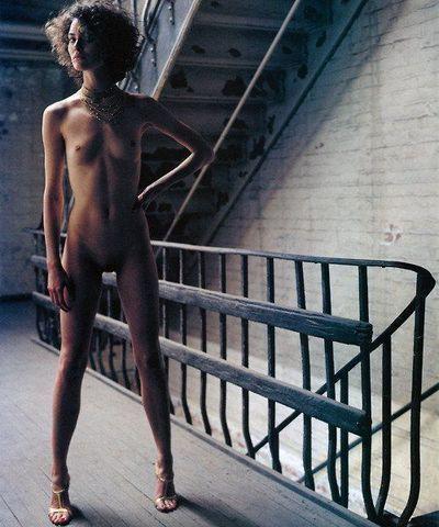 models Shalom Harlow 20 years k-naked pics in the club