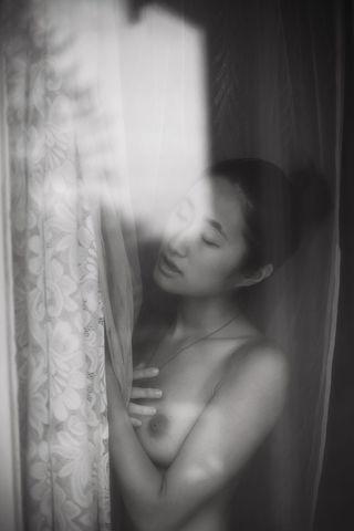 Sheri Chiu topless photography