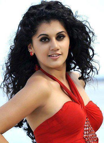 actress Taapsee Pannu 23 years unexpurgated picture beach