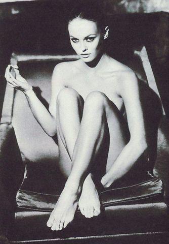 celebritie Vanessa Paradis young leafless foto home