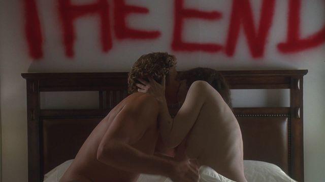 celebritie Winona Ryder 21 years k-naked photoshoot home