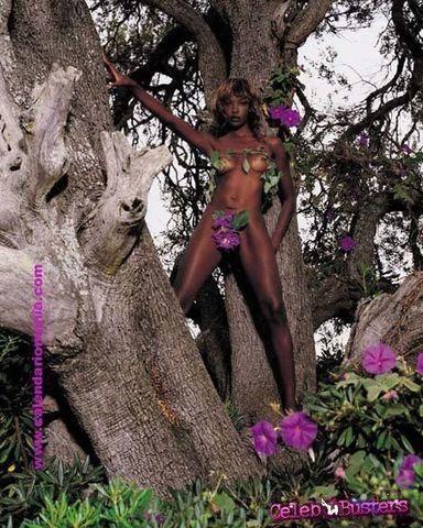 models Youma Diakite 19 years bareness photography beach