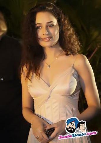 actress Yuvika Chaudhary 24 years lascivious photos home
