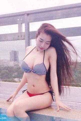 actress Elly Tran 22 years mammilla image in the club