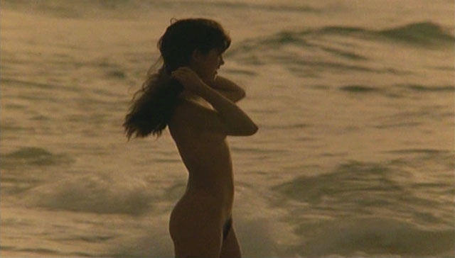 celebritie Phoebe Cates 22 years Without swimsuit foto in public