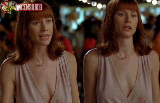 actress Meredith Monroe 24 years tits picture beach