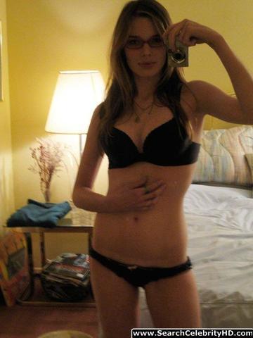 Chloe Dykstra topless pics