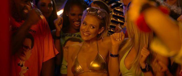 celebritie Nicky Whelan 21 years hooters picture home