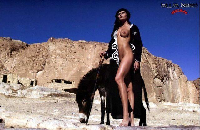 celebritie Eva Grimaldi 22 years laid bare picture in public