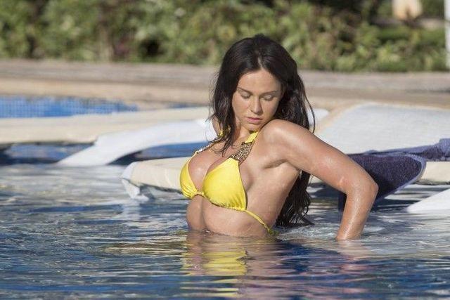 actress Vicky Pattison 21 years swimming suit art in the club
