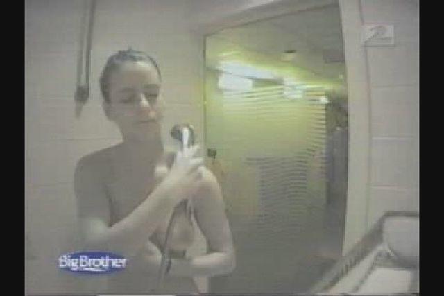 actress Ellen Dufour 22 years hooters snapshot in the club