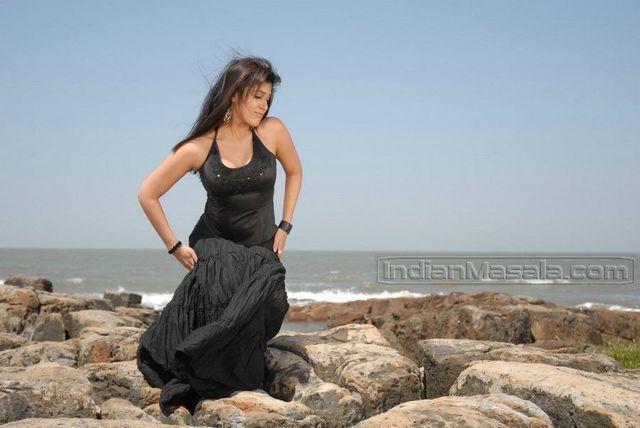 models Nayantara 22 years stripped photoshoot beach