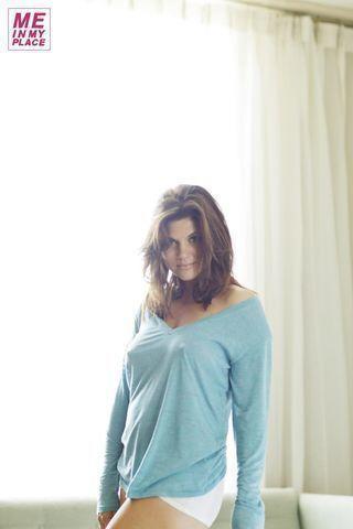 models Tiffani Thiessen 20 years Hottest photography home