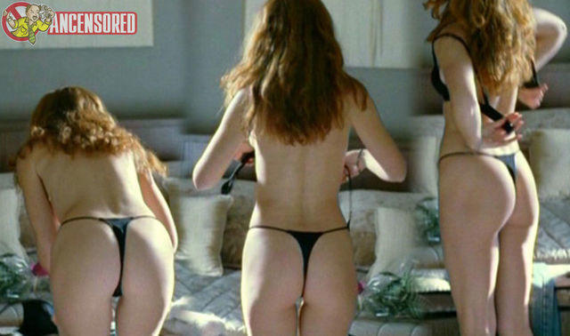 celebritie Yvonne Sciò 20 years k-naked foto in the club