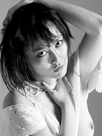 celebritie Rinko Kikuchi 25 years arousing snapshot beach