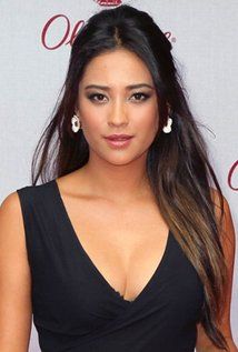 Shay Mitchell Nude