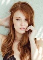 Leanna Decker Nude