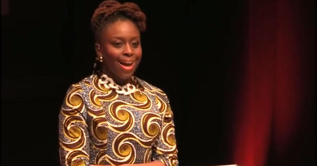 Chimamanda Ngozi Adichie desnudo falso