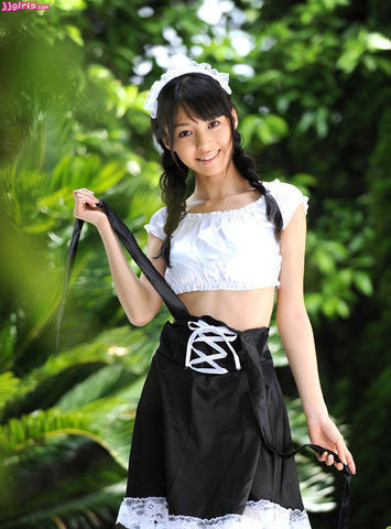 models Sanae Kobayashi young barefaced foto in public