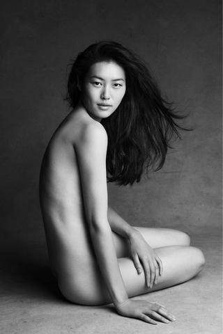 Wen Liu topless photography