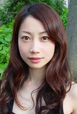 celebritie Mika Hijii 21 years indecent foto beach