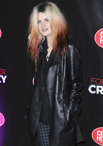 actress Alison Mosshart 19 years Without slip picture home