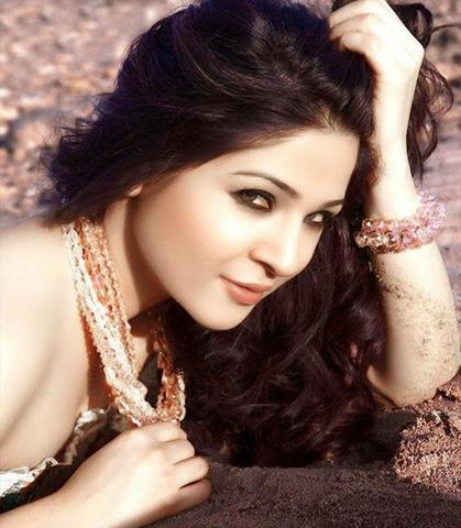 actress Ayesha Omar 2015 Without swimming suit foto home
