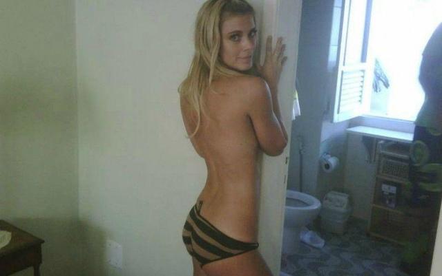 models Carolina Eastwood 18 years bare-skinned snapshot in the club