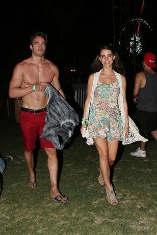 celebritie Jessica Lowndes 23 years sexual photos home