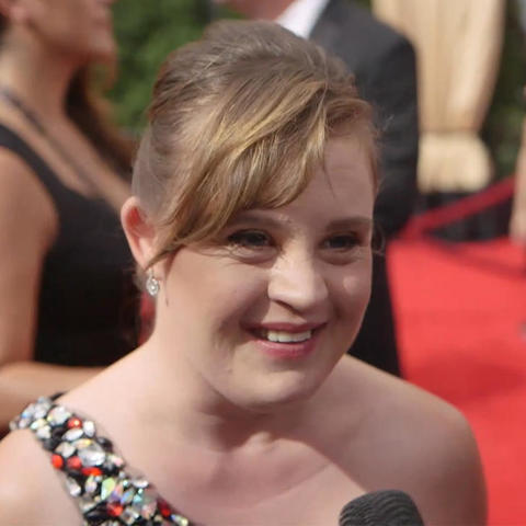 actress Jamie Brewer 24 years private art in the club
