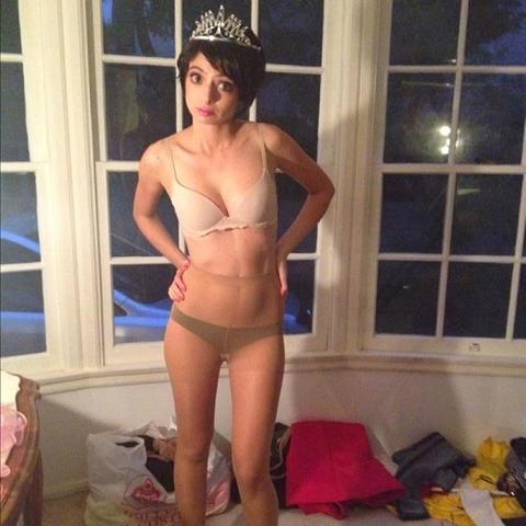 actress Kate Micucci teen sky-clad photoshoot in public