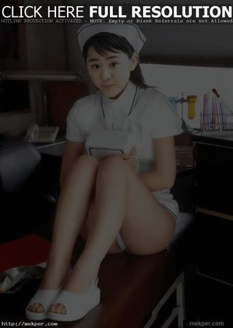 celebritie Geun-young Moon 20 years nude art pics in public