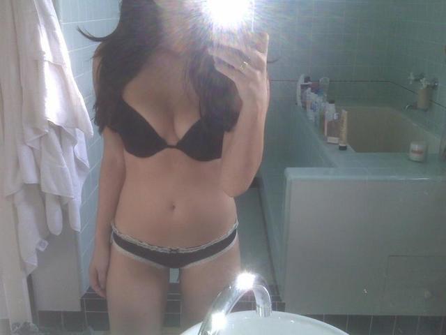 Olivia Burnette topless snapshot