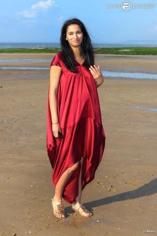 actress Rachida Brakni teen flirtatious pics beach