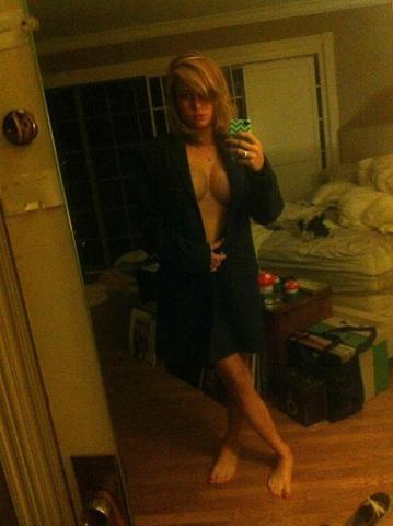 Brie Larson topless art