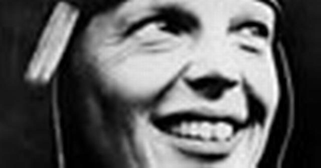 Amy Earhart nackt gefälscht