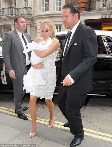 models Petra Stunt 23 years provoking photos in public