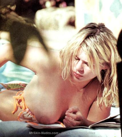 actress Billie Piper 21 years Without brassiere snapshot home