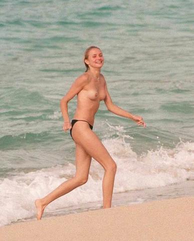 celebritie Jacqueline Pirie 25 years the nude foto beach