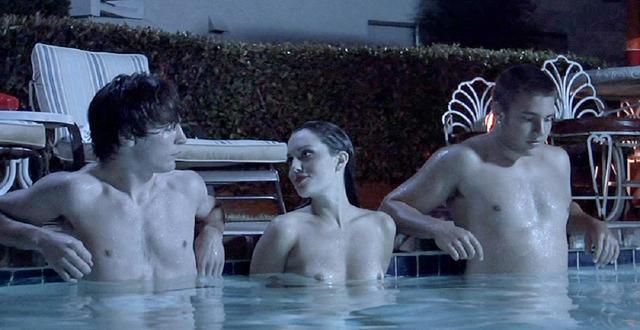 Elizabeth Di Prinzio topless