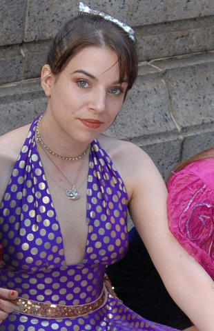 actress Faryn Einhorn 23 years melons picture in public