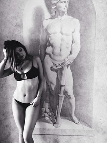 celebritie Kylie Sparks 23 years indecent photo beach