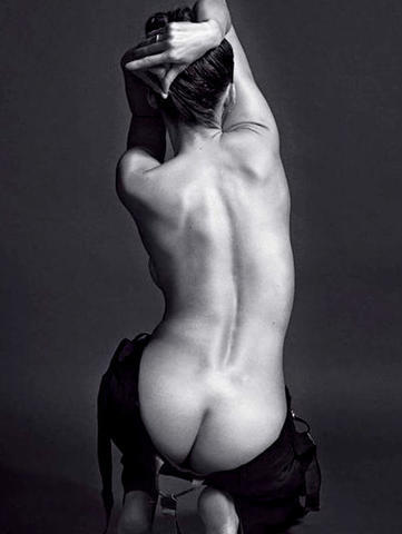 models Laetitia Casta 25 years laid bare photo in the club