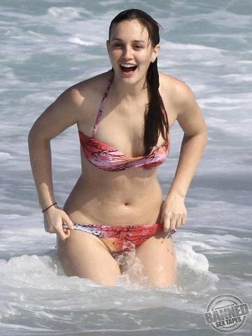 actress Leighton Meester young swimming suit image beach