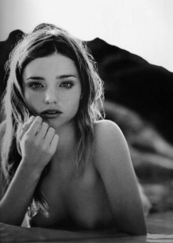 models Lauren Rigau 21 years exposed image beach