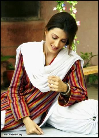 sexy Nilam Farooq