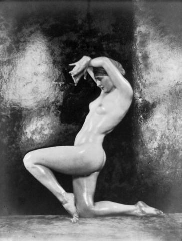 Julia von Heinz escena desnuda